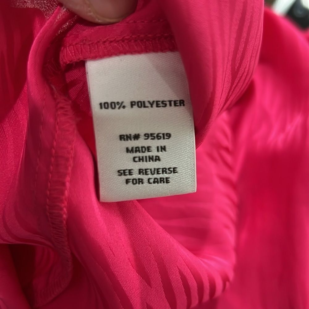 Fever Fuchsia pink off the shoulderderbbell sleeve blouse EUC size XL - Picture 9 of 10